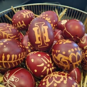 Népi írókás tojásfestés Gyöngy Enikő zománcművésszel (04.04)